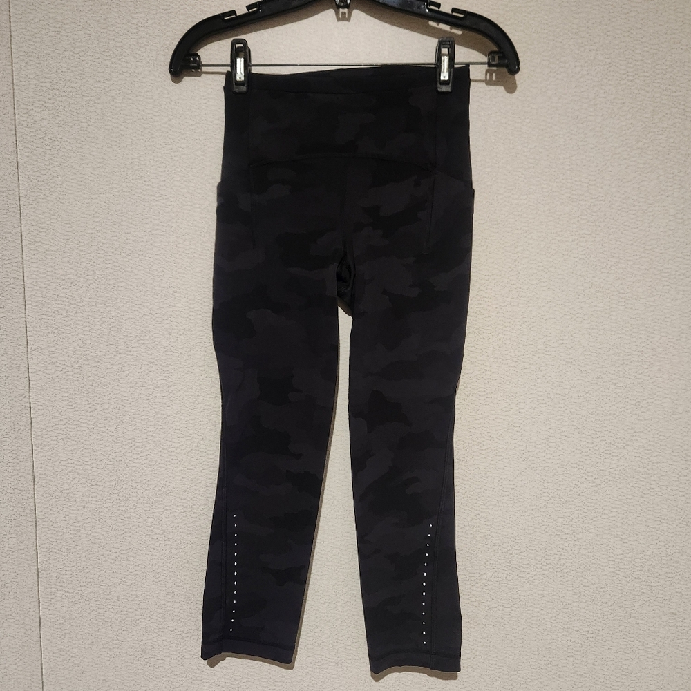 Lululemon Swift Speed High Rise Tight Crop 21" Size 2